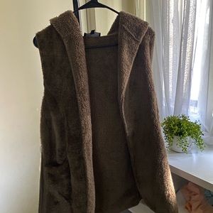 SOFT AND FURRY VEST - size small CHOCOLATE 🍫 COLOR
